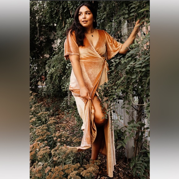 EUC Baltic Born Meghan Velvet Wrap Dress - Picture 2 of 12